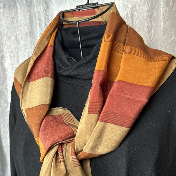 Vintage CWT silk scarf - Picture 1 of 6